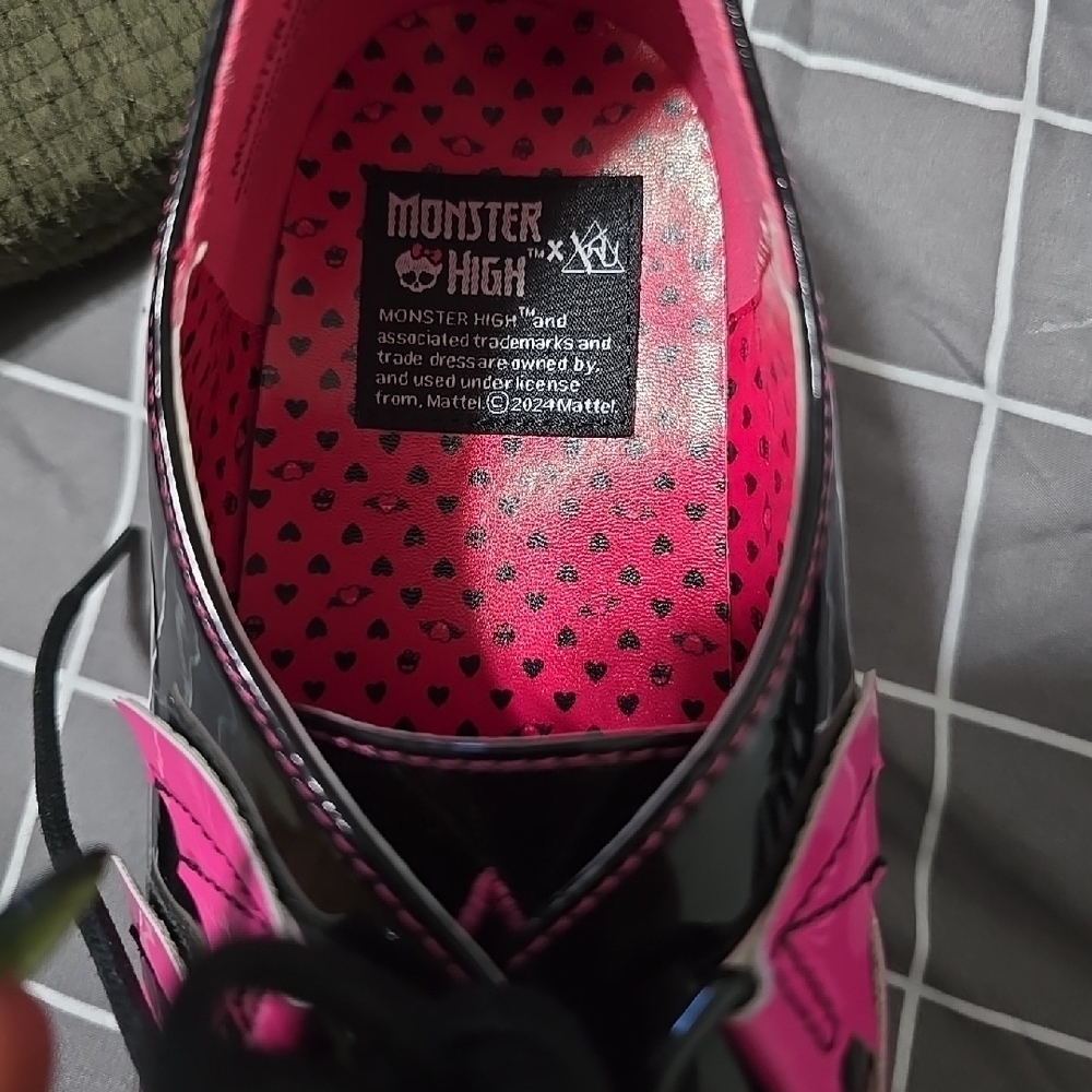Monster High Draculara Stompers - Picture 4 of 4